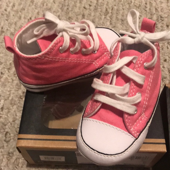 Converse size 3 infant shoes - Picture 2 of 3